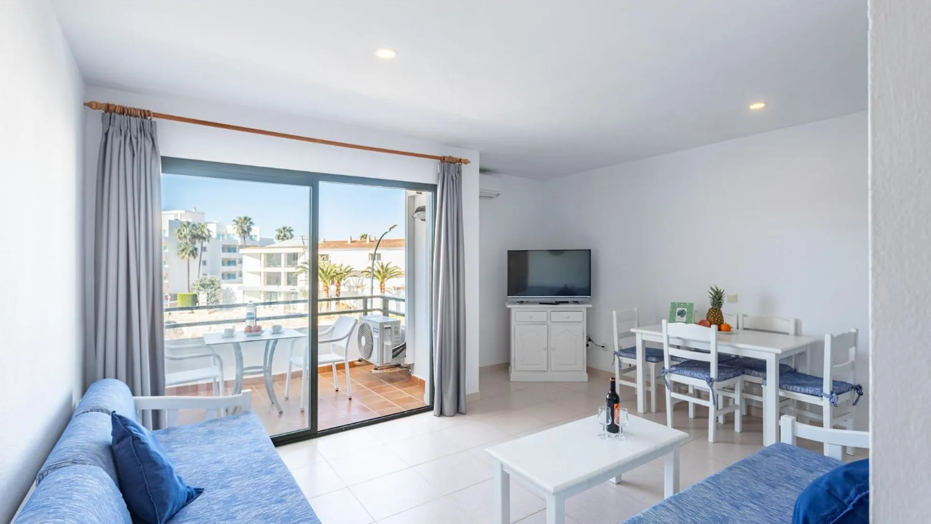 Es Dolc Apartments By Youroom Colonia de Sant Jordi