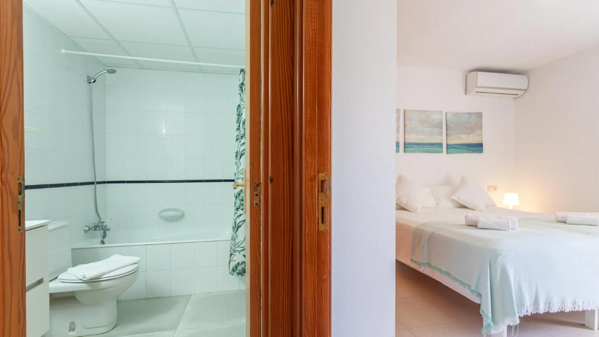 Es Dolc Apartments By Youroom Colonia de Sant Jordi 0*,  Spagna